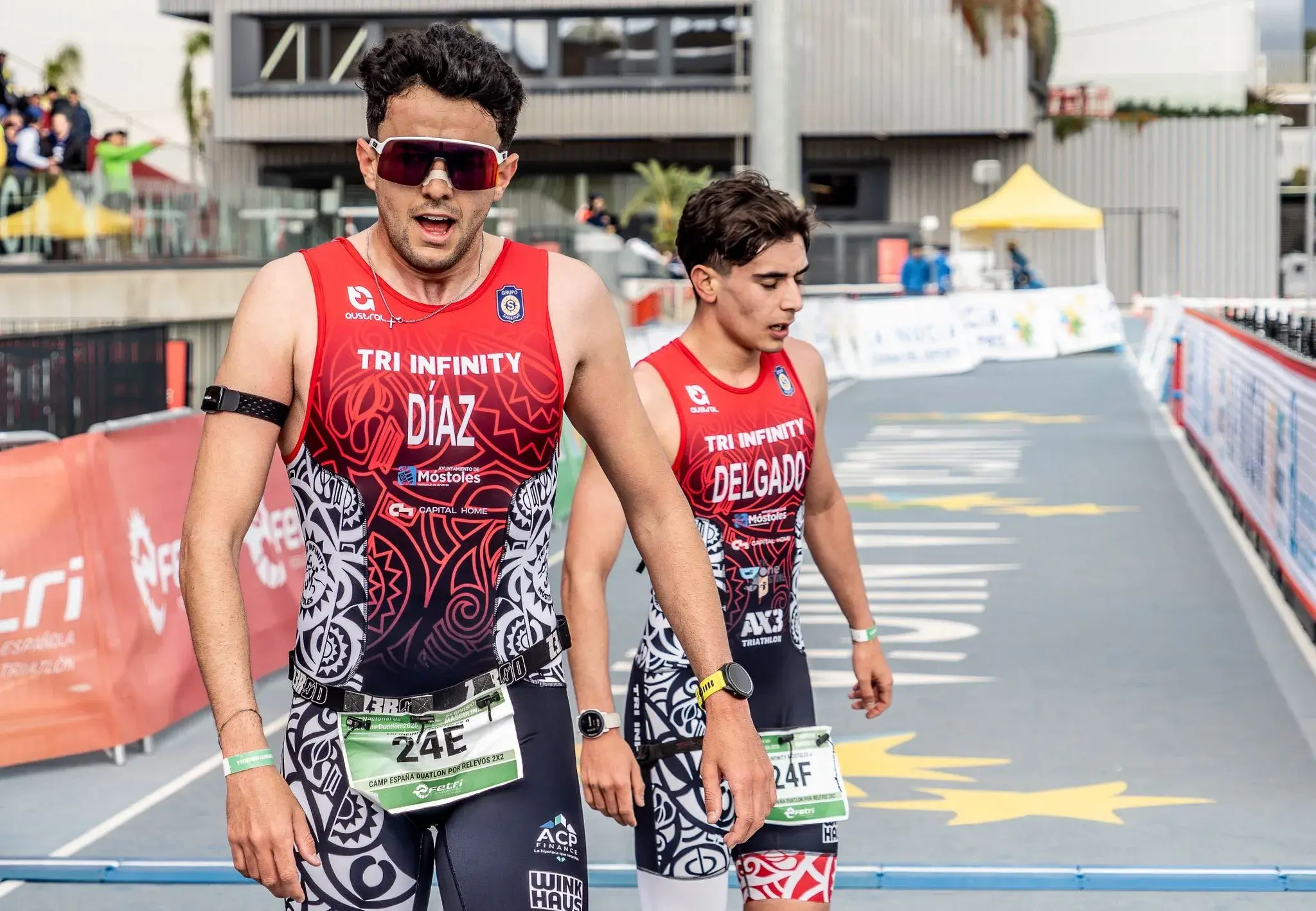 Atletas TriInfinity en circuito